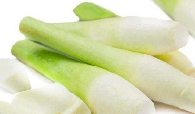 茭白發(fā)綠了還能吃嗎，茭白的葉子可以剪掉嗎？圖3