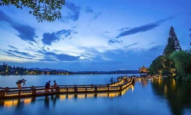 西湖十景介紹，西湖十景名稱有什么含義和來(lái)歷？雙峰插云為什么看不到了？圖1