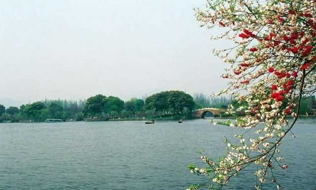 西湖十景介紹，西湖十景名稱有什么含義和來(lái)歷？雙峰插云為什么看不到了？圖9