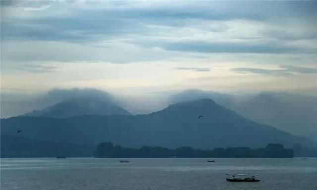 西湖十景介紹，西湖十景名稱有什么含義和來(lái)歷？雙峰插云為什么看不到了？圖10