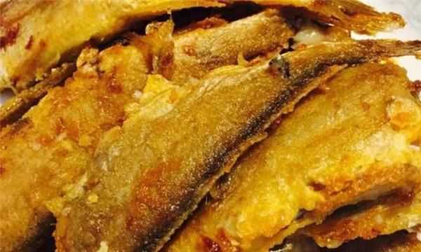 小魚用什么辨別味道,如何挑選新鮮的魚頭圖1