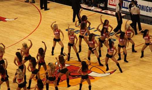 nba中場(chǎng)休息多長(zhǎng)時(shí)間,在籃球比賽中用英語(yǔ)怎么說(shuō)圖5