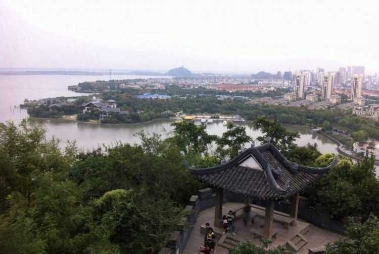 《次北固山下》這首詩的主旨是什么