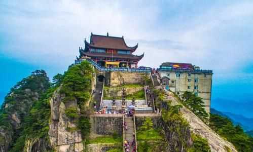 中國四大佛教名山各叫什么名，它們各是哪位菩薩的道場
