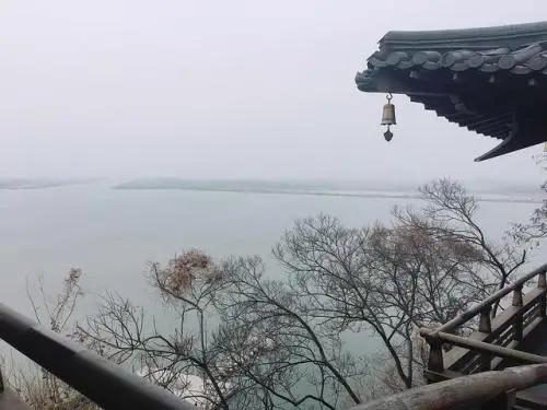 自創(chuàng)關(guān)于登樓的詩(shī)句