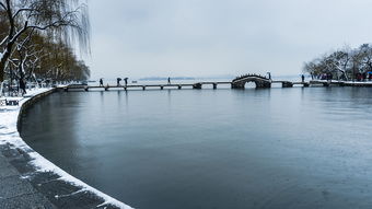 江南雪景西湖的詩句古詩詞