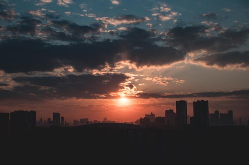 葉不凡碰瓷女司機(jī)小說現(xiàn)代秦楚楚全章節(jié)閱讀