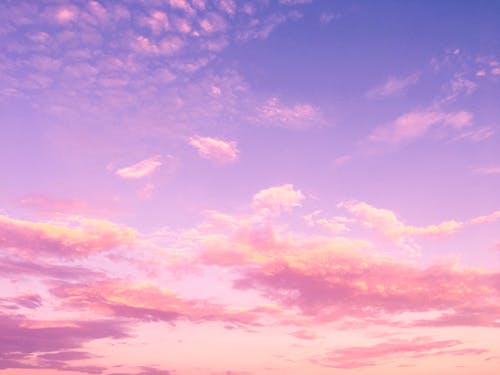 故事的結(jié)局是用淚水收?qǐng)鲭S筆