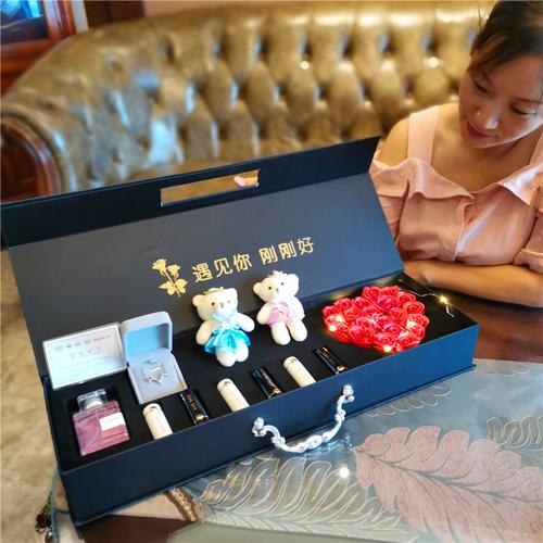 女朋友生日要到了，我應(yīng)該準(zhǔn)備什么禮物好呢？