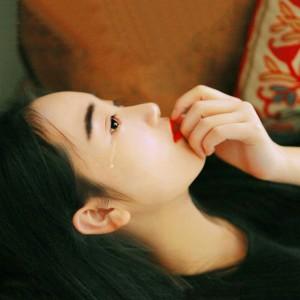 你一定不知道我還在毫無(wú)指望地等著你