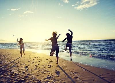 勤者讀書夜達(dá)旦，青藤繞屋花連云