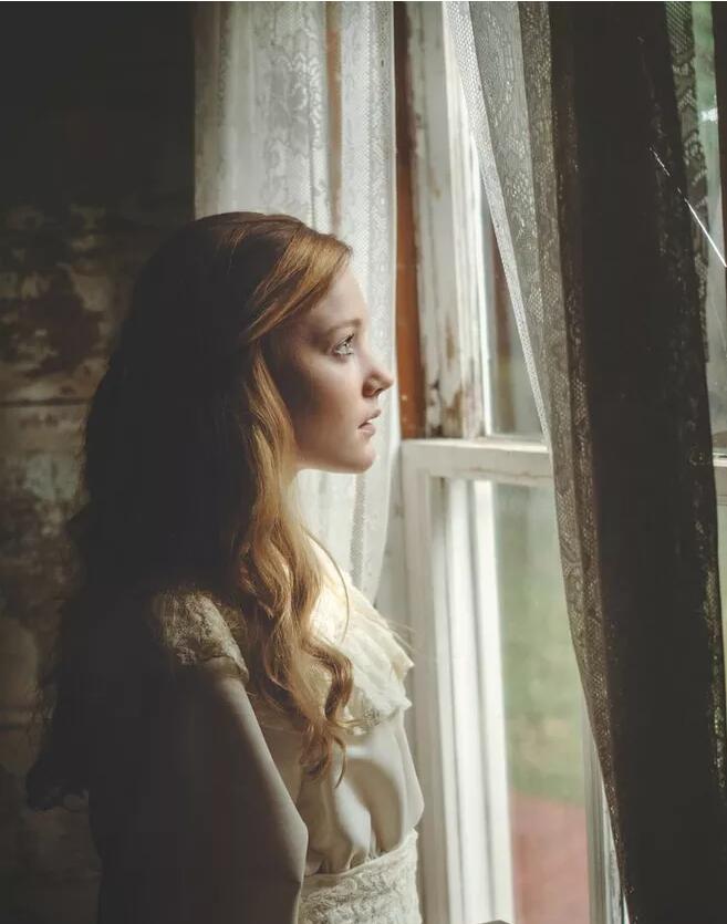 只有天真的人才會(huì)心軟，成熟的人最無情