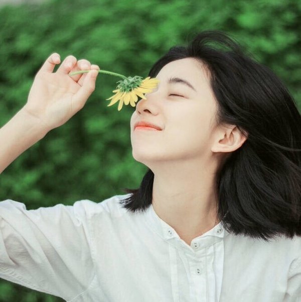 經(jīng)典心情說說很現(xiàn)實的說說 所有的相遇，都是久別重逢