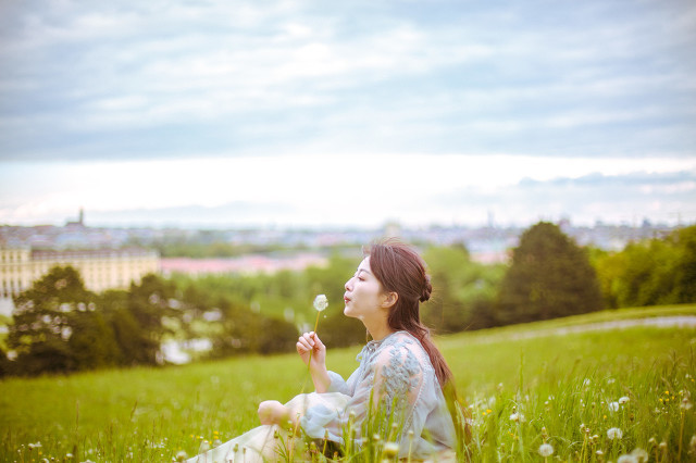 熱門經(jīng)典心情說說很現(xiàn)實(shí)的說說只有等到物是人非之后，人才會(huì)懂得懷念