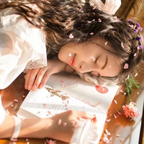 2019最流行的女生朋友圈說(shuō)說(shuō)  高質(zhì)量說(shuō)說(shuō)大全